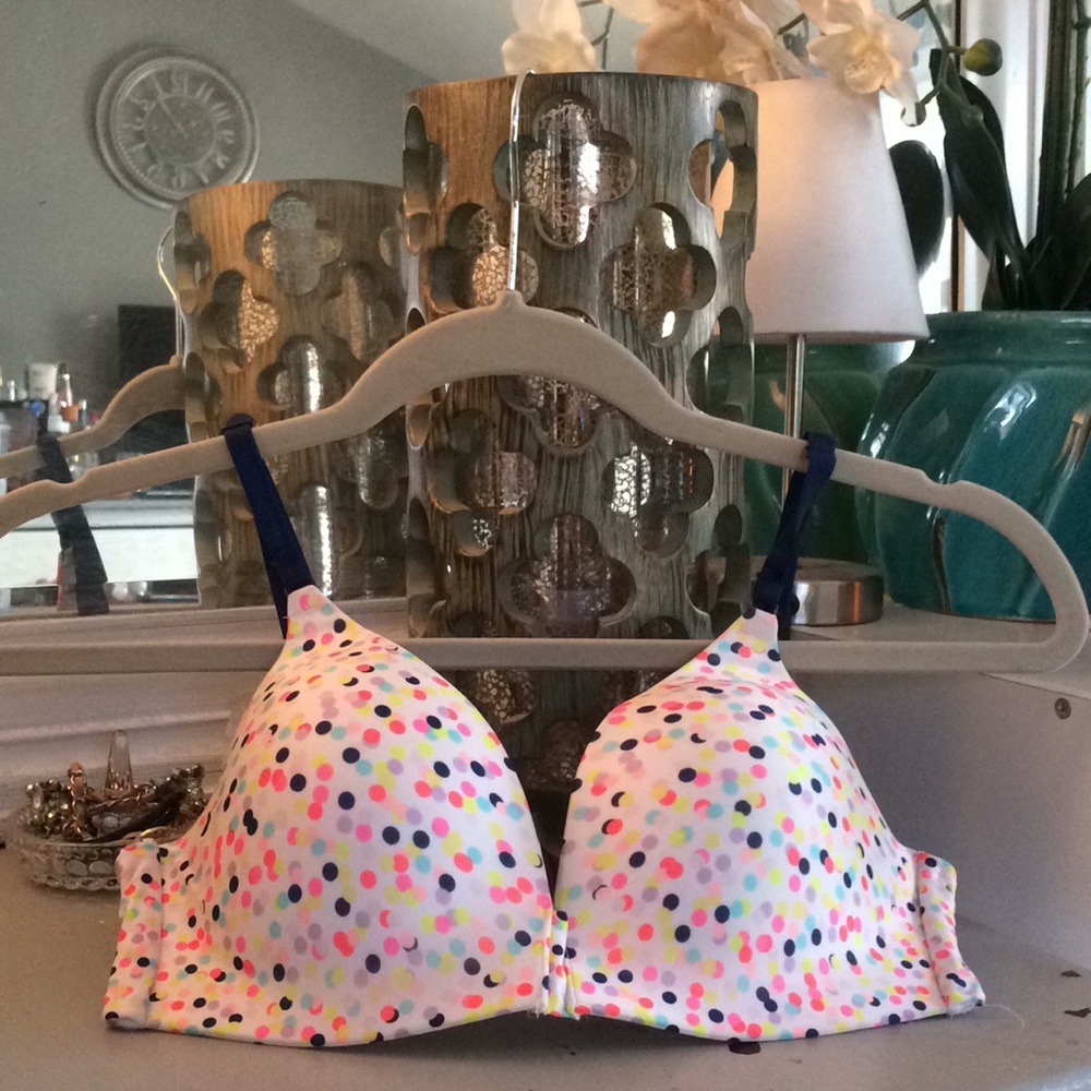 34-C Victorias Secret No Wire Bra